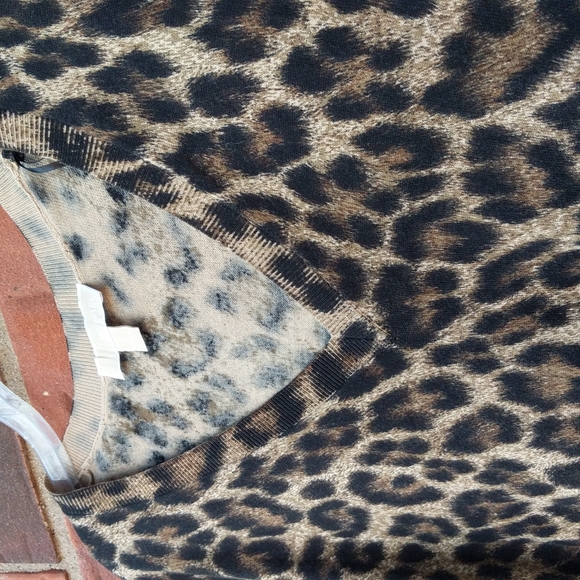 Michael Kors leopard V-neck sweater - Picture 2 of 5